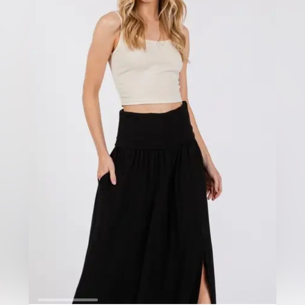 Final Touch Black A-Line Skirt Sz small NWT